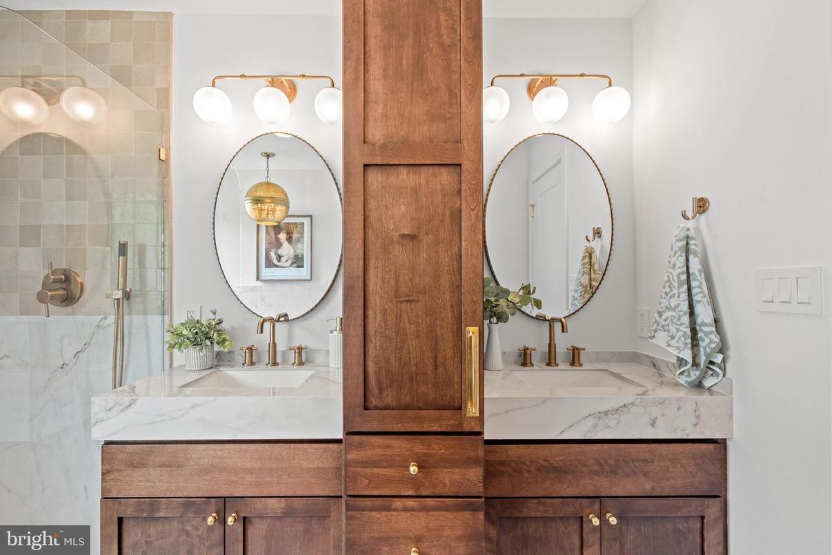 Bathroom, Dual Sink Vanities, Glass Shower, Interior