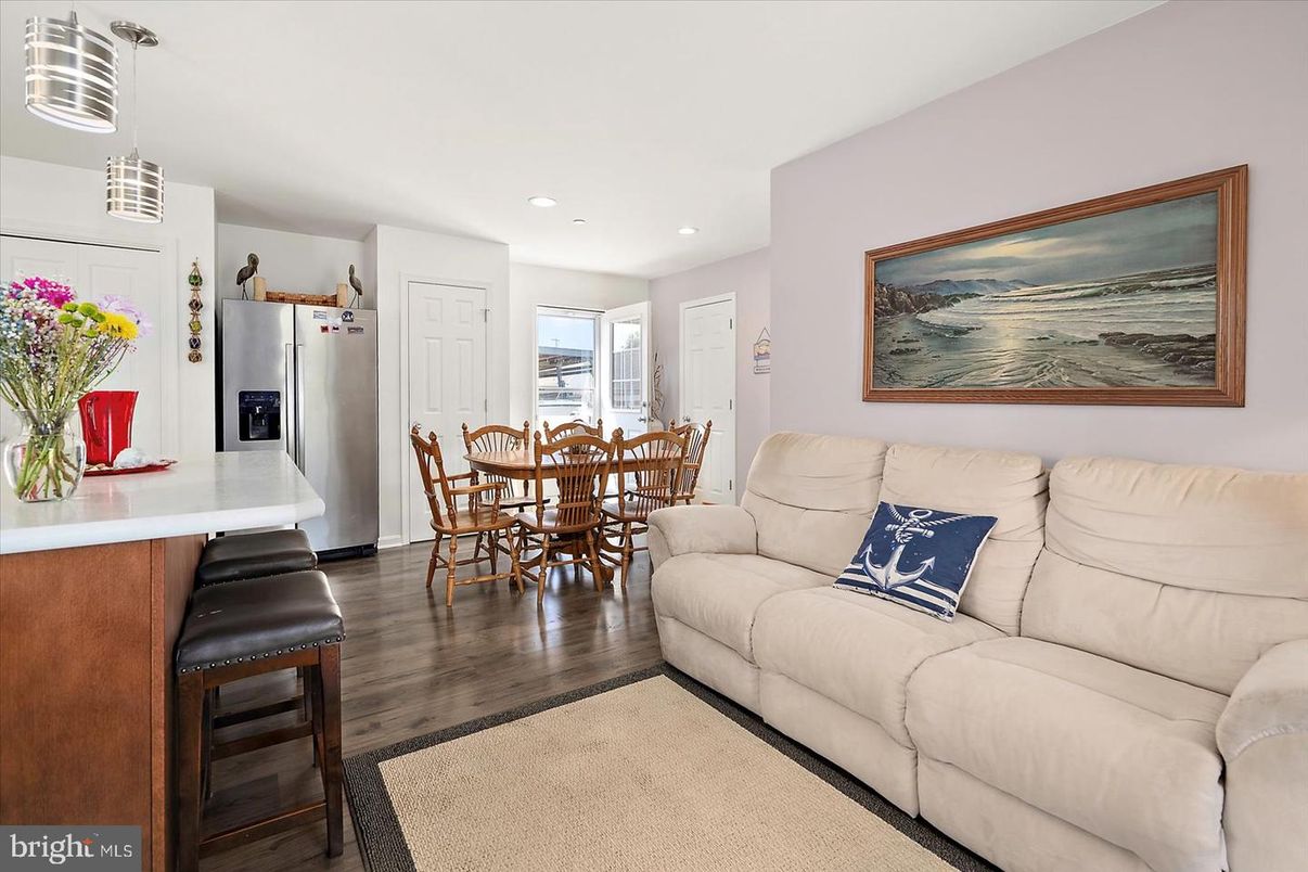 Dining room, Interior, Kitchen, Living room, Pendant Lights, Recessed Lighting, Wood Texture Flooring