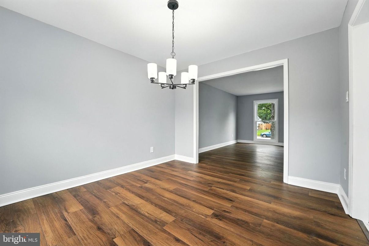 Chandelier, Empty room, Interior, Pendant Lights, Wood Texture Flooring