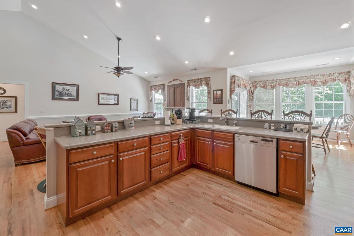 Dining room, Interior, Kitchen, Recessed Lighting, Wood Texture Flooring