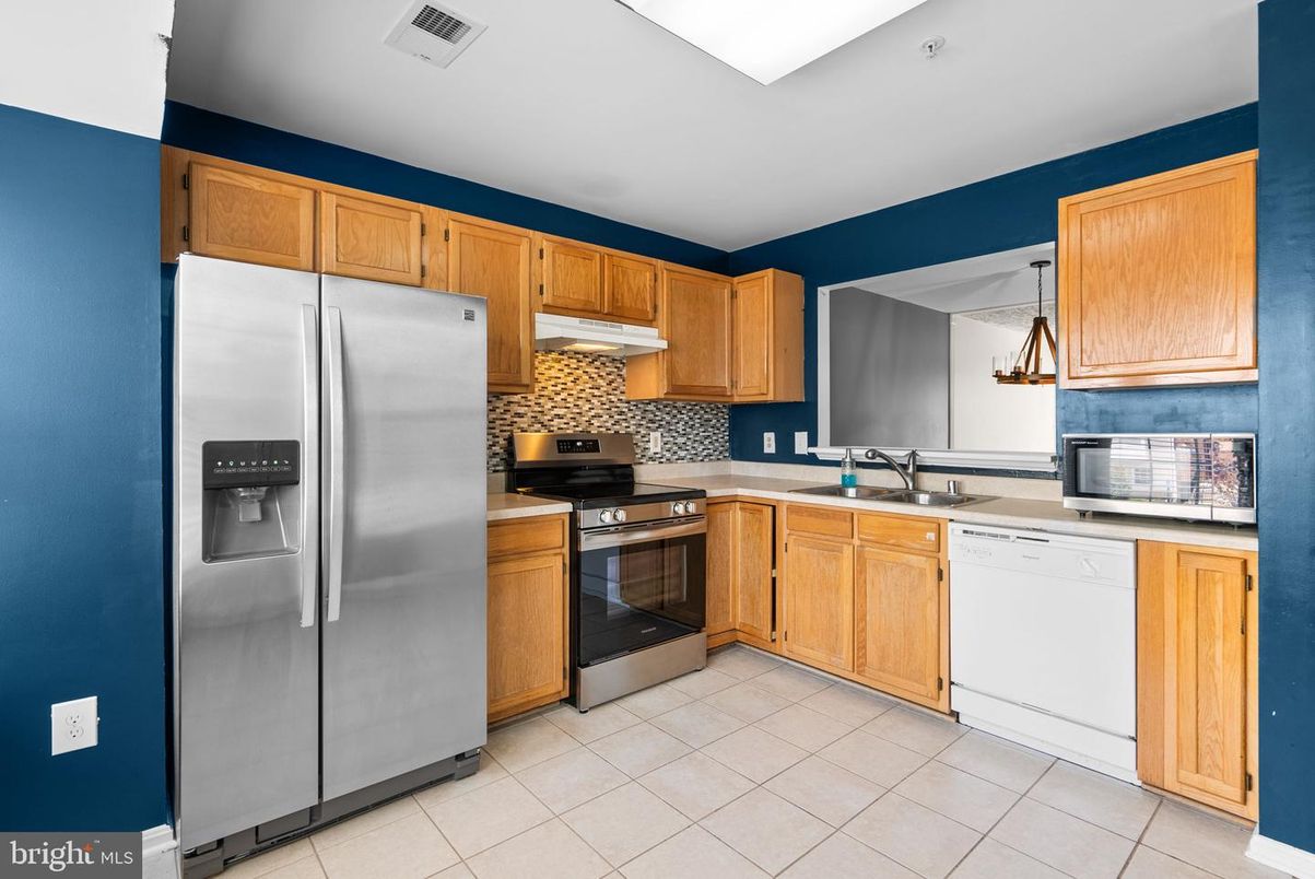 Interior, Kitchen, Stainless Steel Appliances