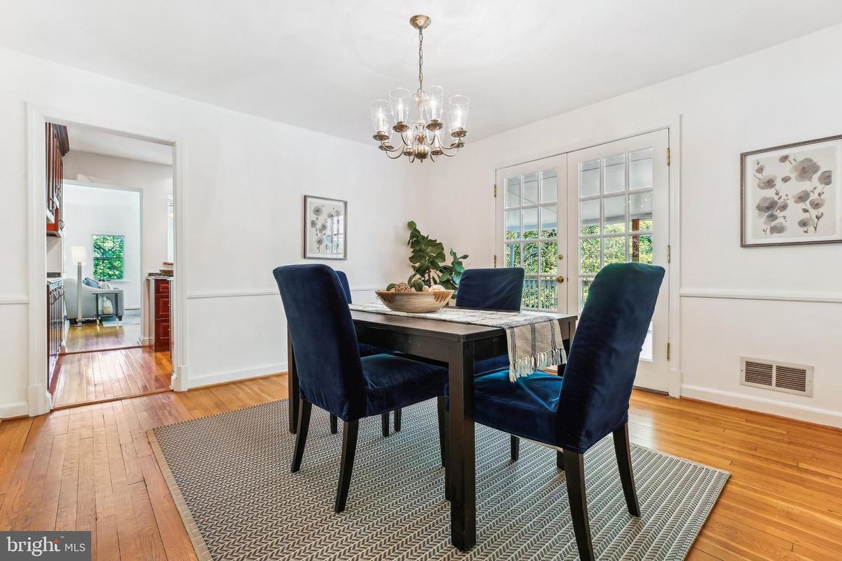 Chandelier, Dining room, Interior, Wood Texture Flooring