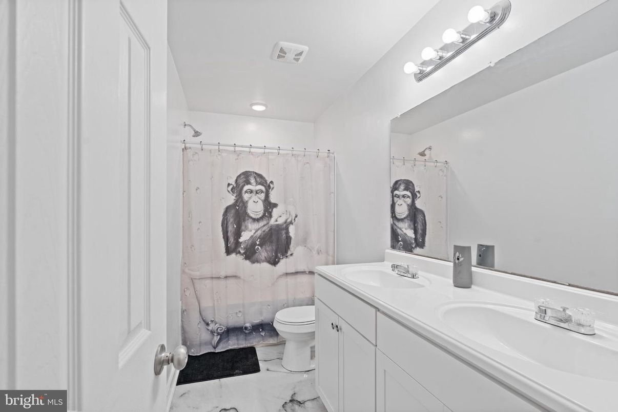 Bathroom, Interior, Recessed Lighting