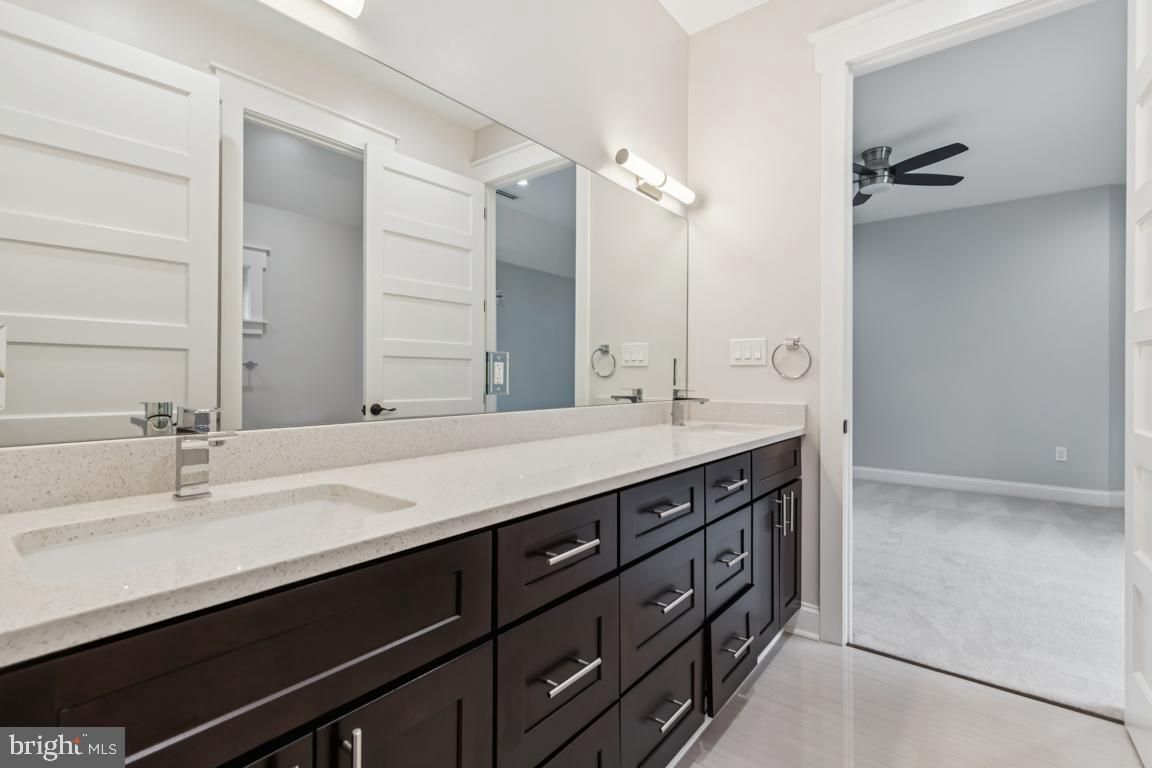 Bathroom, Dual Sink Vanities, Interior