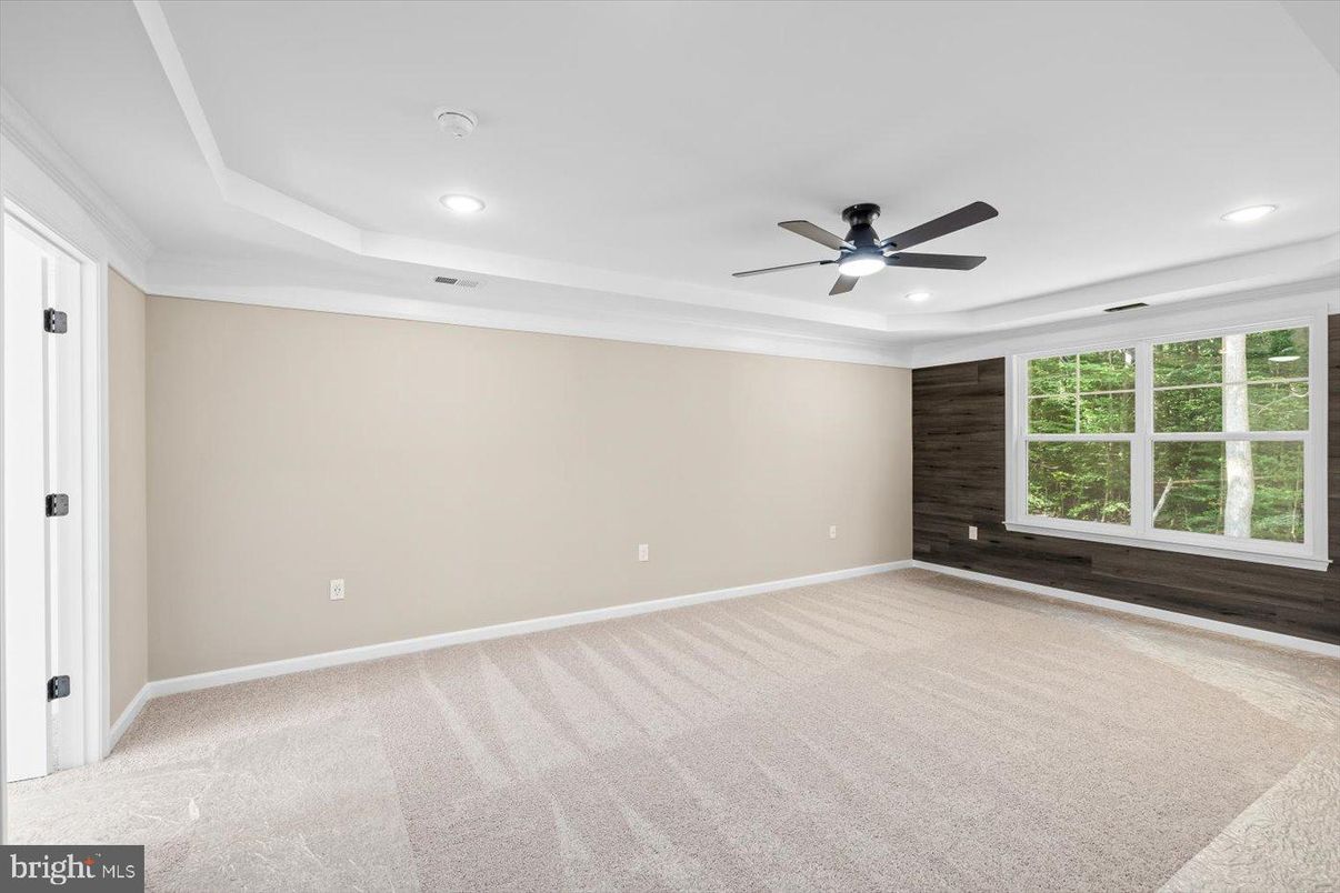 Empty room, Interior, Recessed Lighting