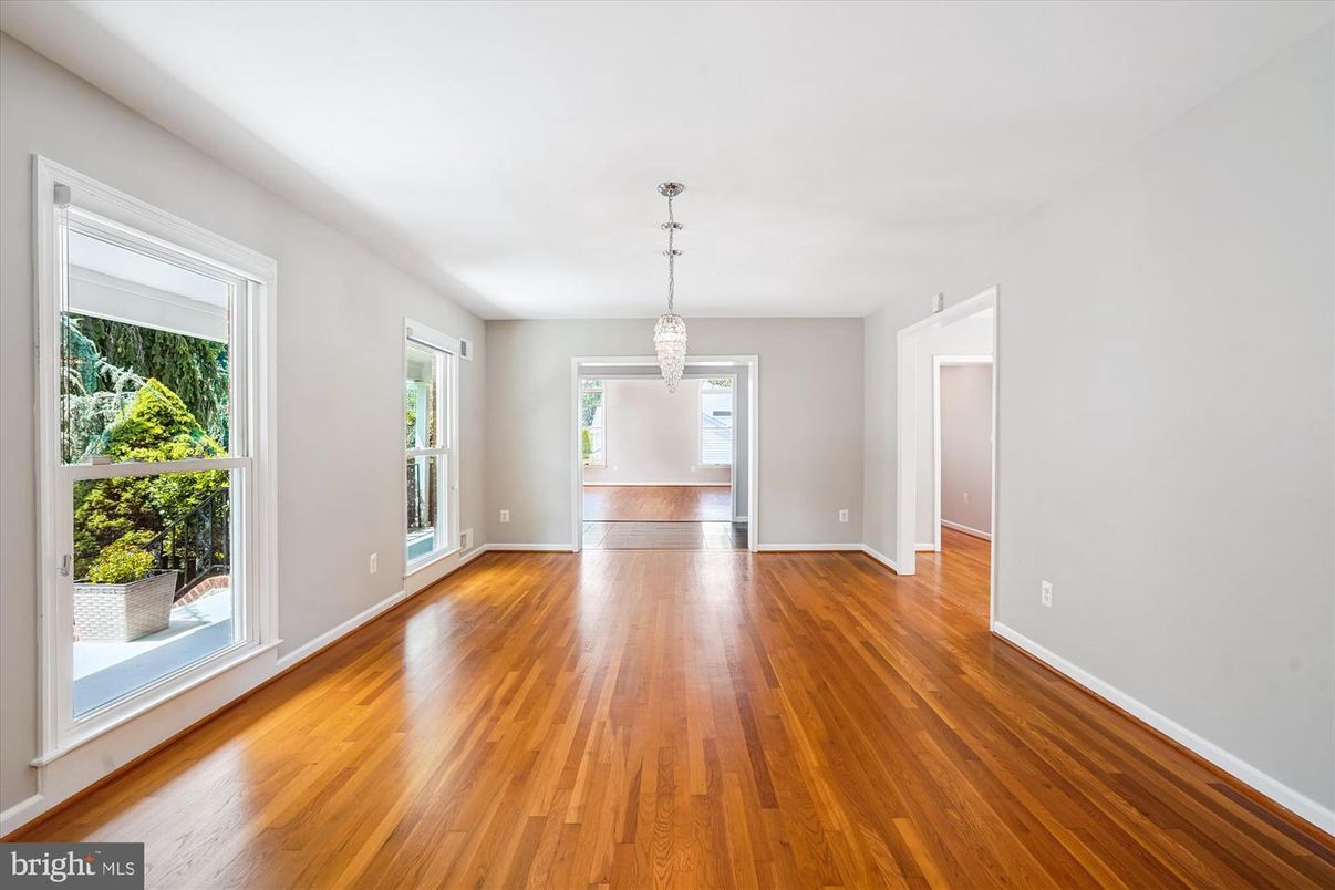 Chandelier, Empty room, Interior, Wood Texture Flooring