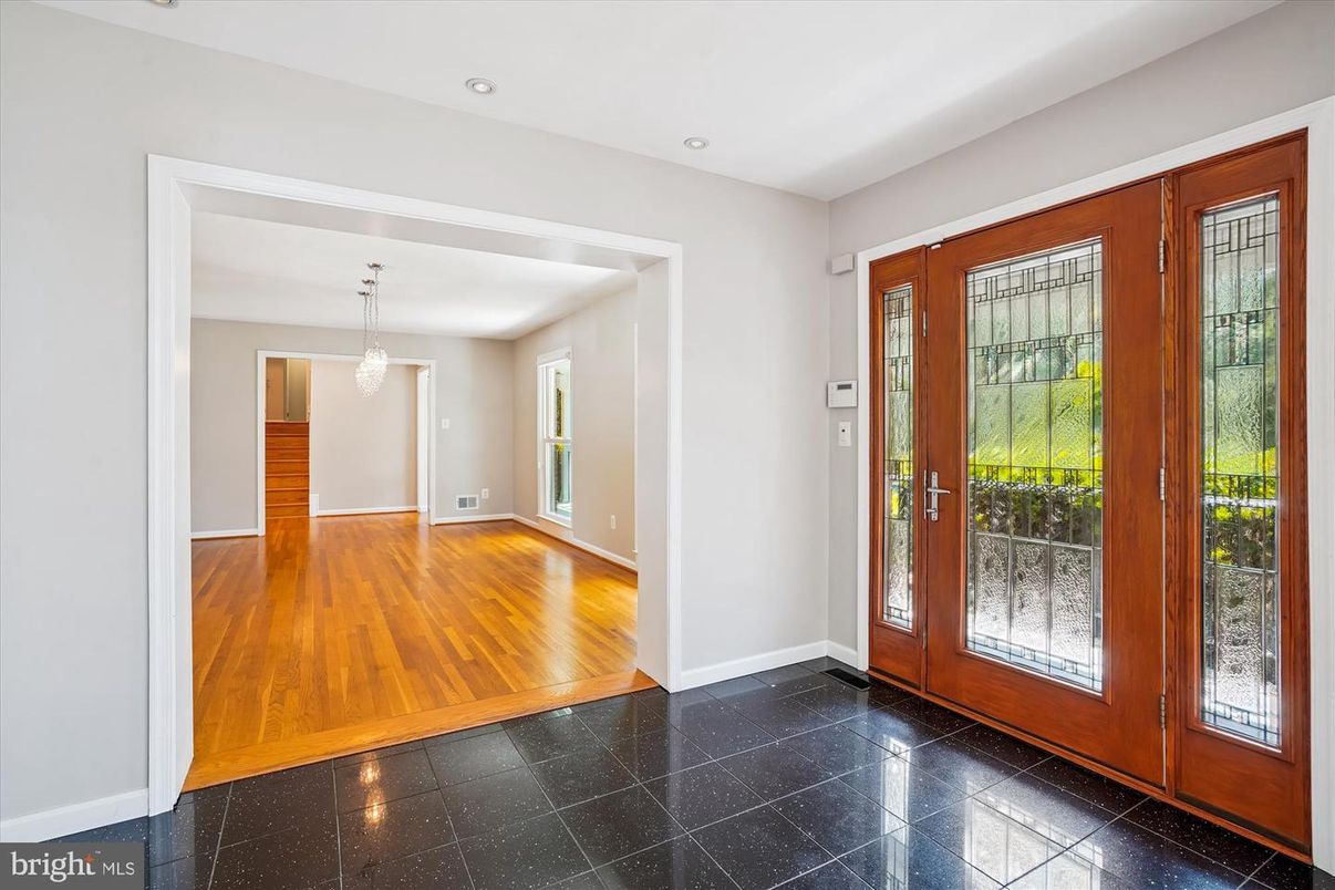 Chandelier, Empty room, Interior, Recessed Lighting, Wood Texture Flooring