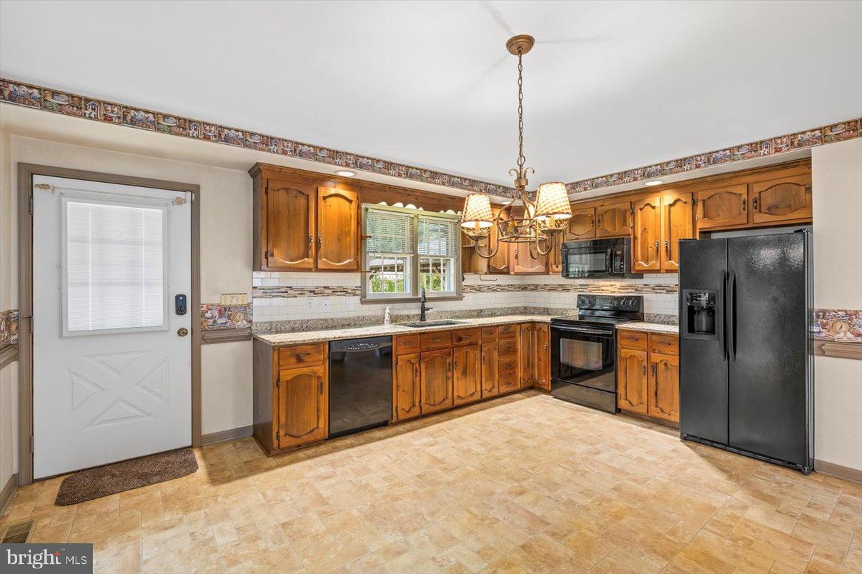 Chandelier, Interior, Kitchen, Stainless Steel Appliances