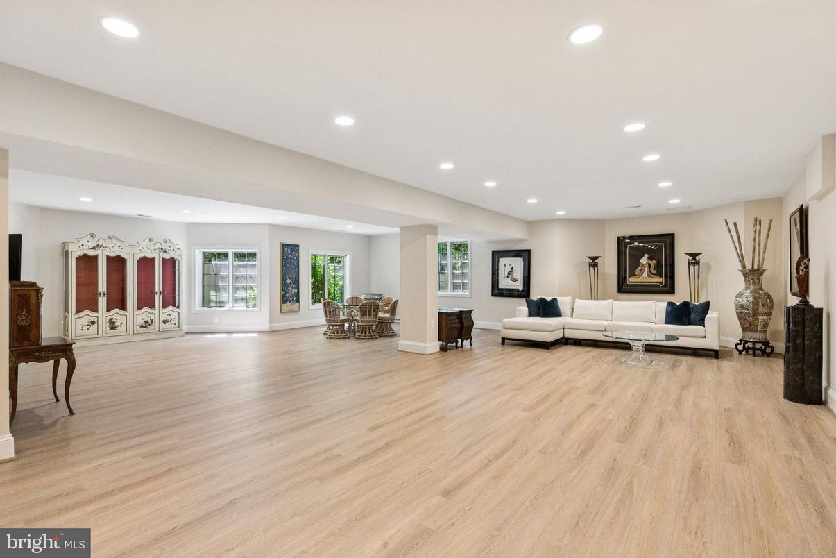 Dining room, Interior, Living room, Recessed Lighting, Wood Texture Flooring