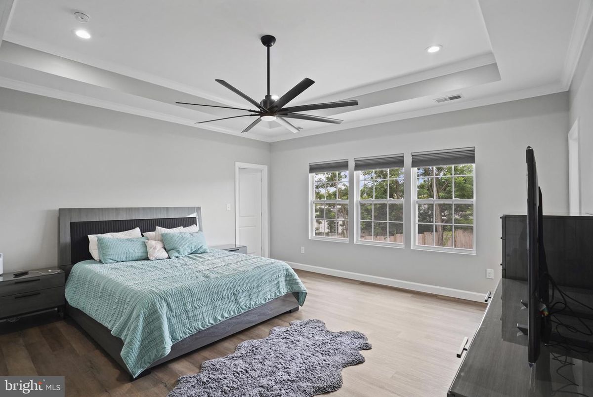Bedroom, Interior, Recessed Lighting, Wood Texture Flooring
