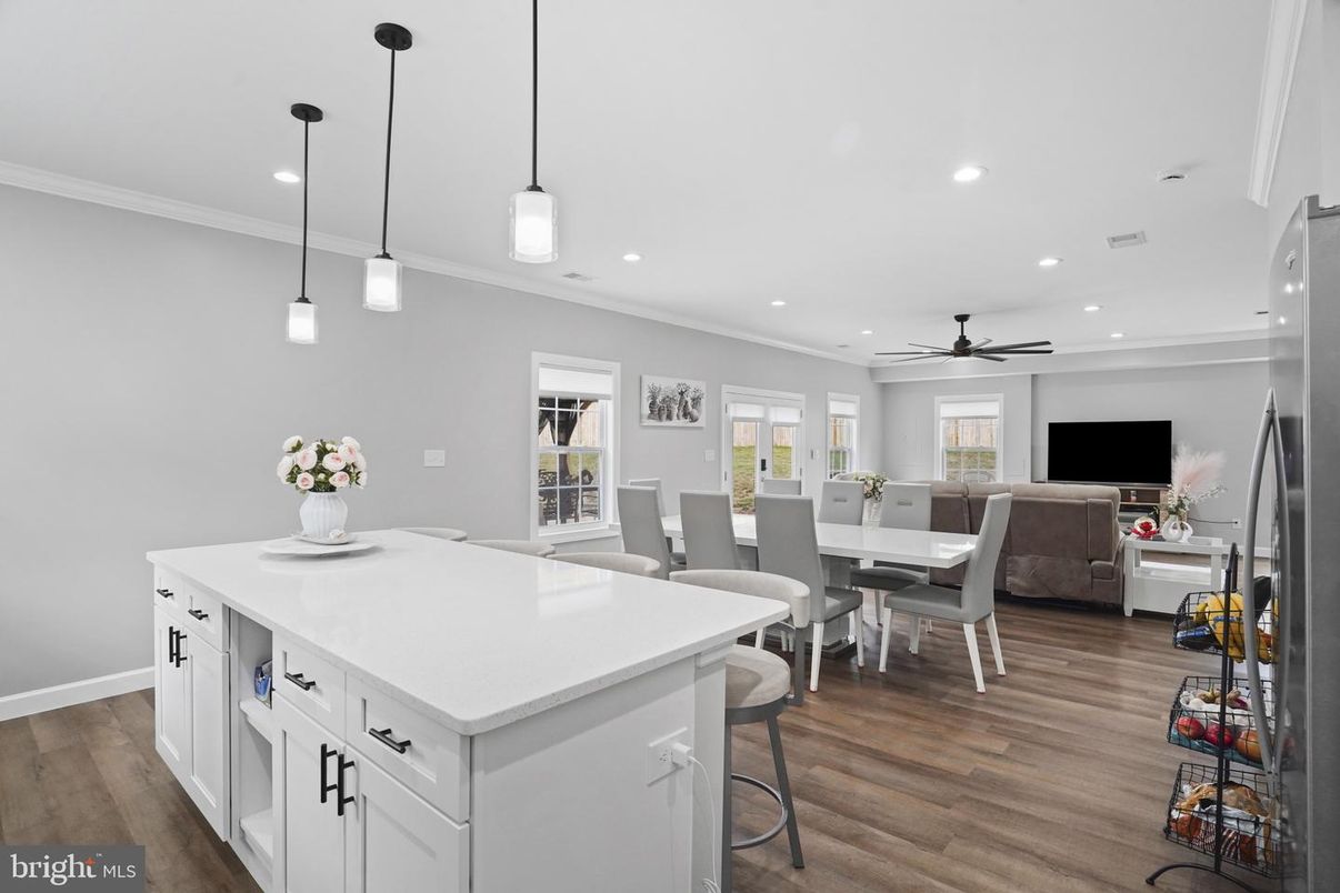 Dining room, Interior, Kitchen, Living room, Pendant Lights, Recessed Lighting, Wood Texture Flooring