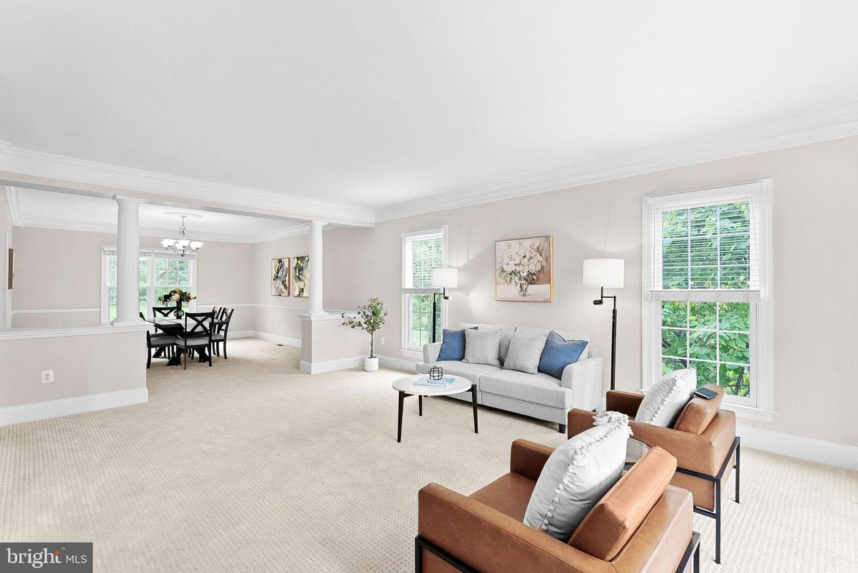 Chandelier, Dining room, Interior, Living room