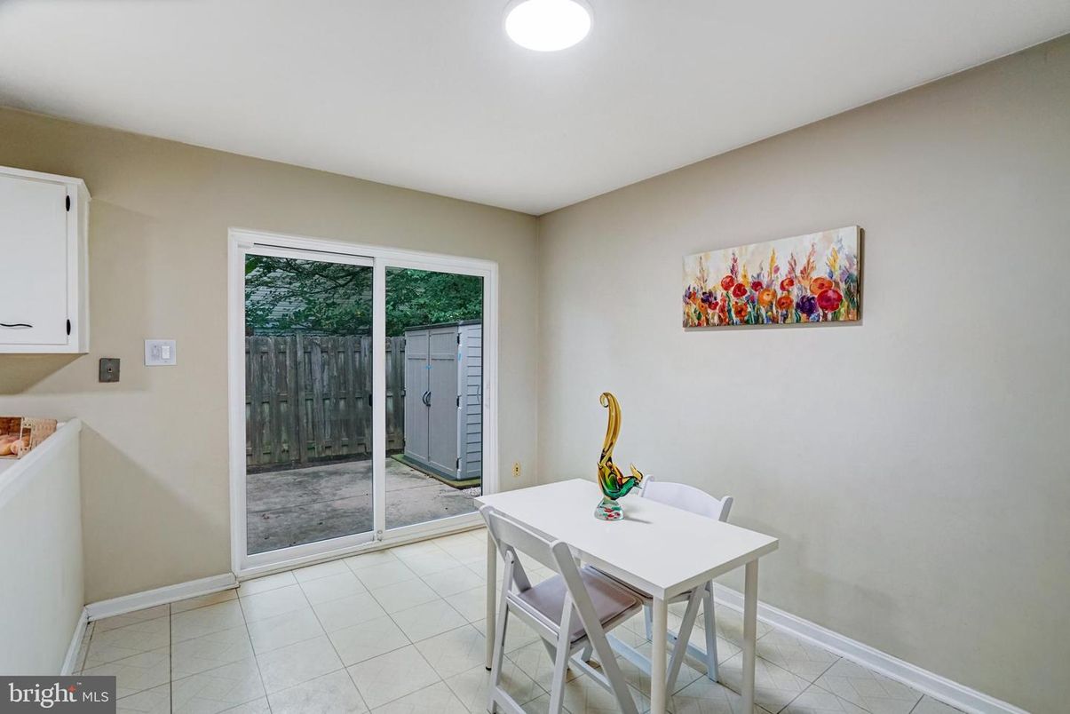 Dining room, Interior, Recessed Lighting