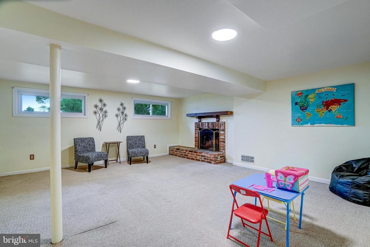 Fireplace, Interior, Recessed Lighting