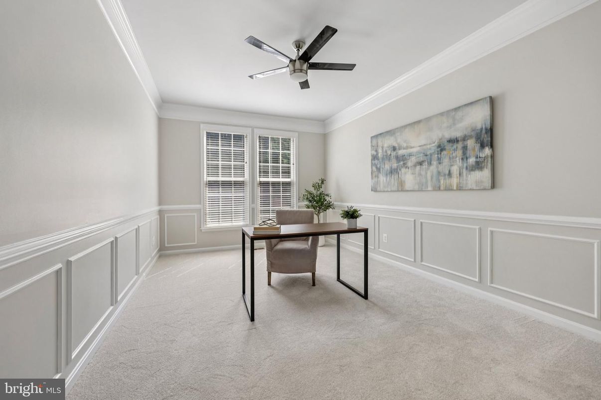 Home Office, Interior