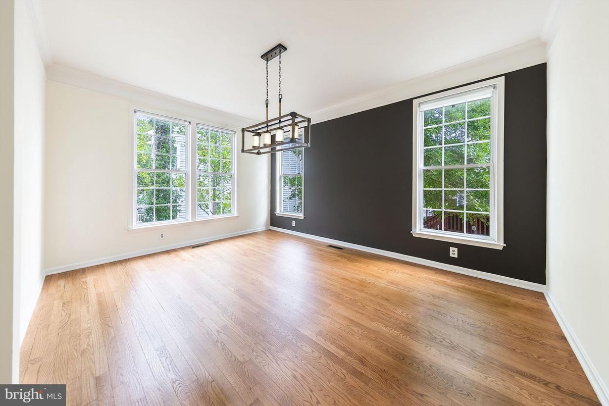 Empty room, Interior, Pendant Lights, Wood Texture Flooring