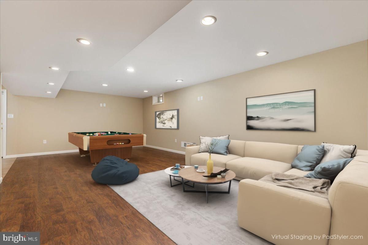 Game Room, Interior, Living room, Recessed Lighting, Wood Texture Flooring