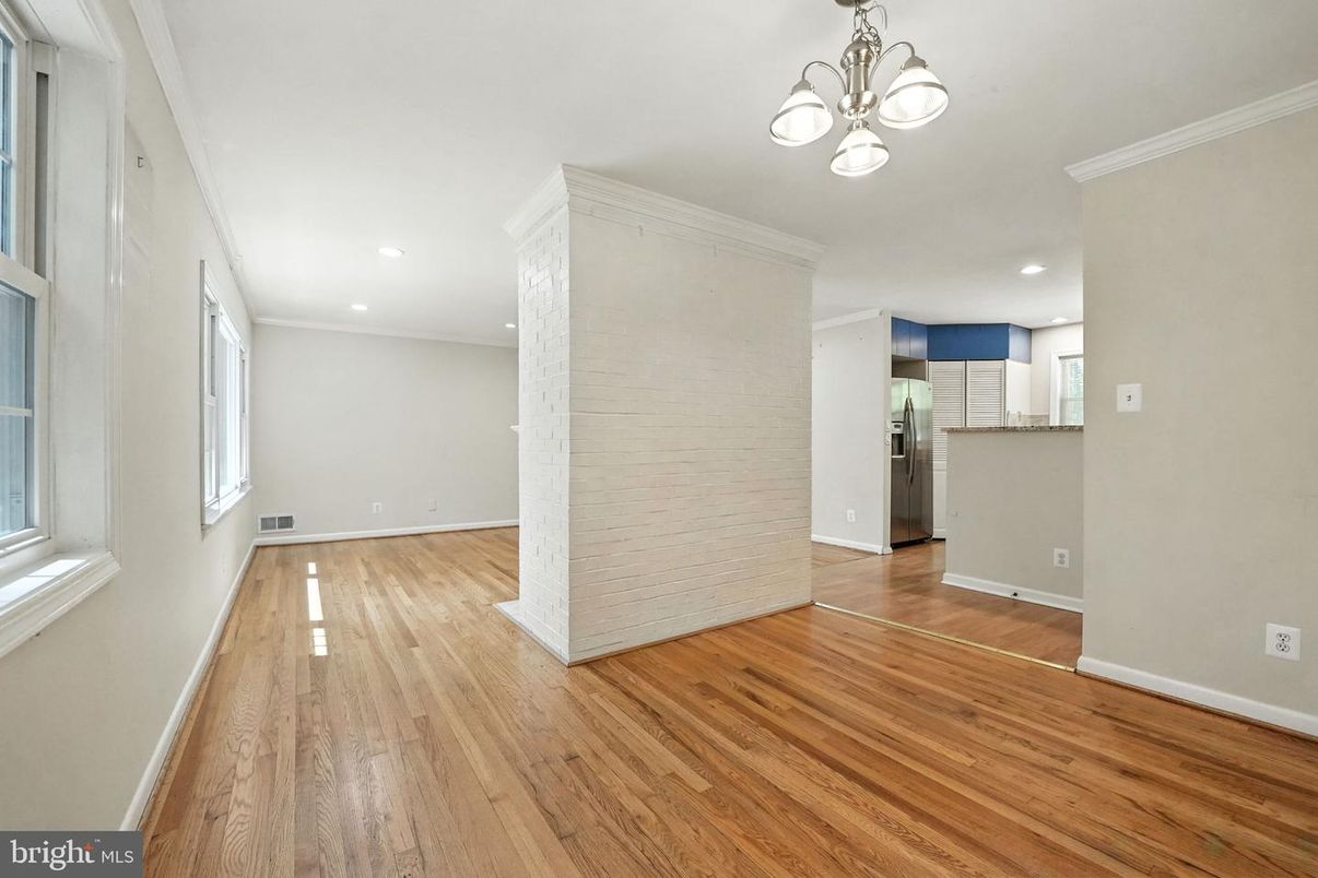 Empty room, Interior, Kitchen, Recessed Lighting, Wood Texture Flooring