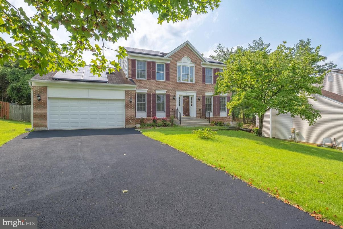 Attached, Exterior, Facade, Brick Facade, Solar Panels, Georgian