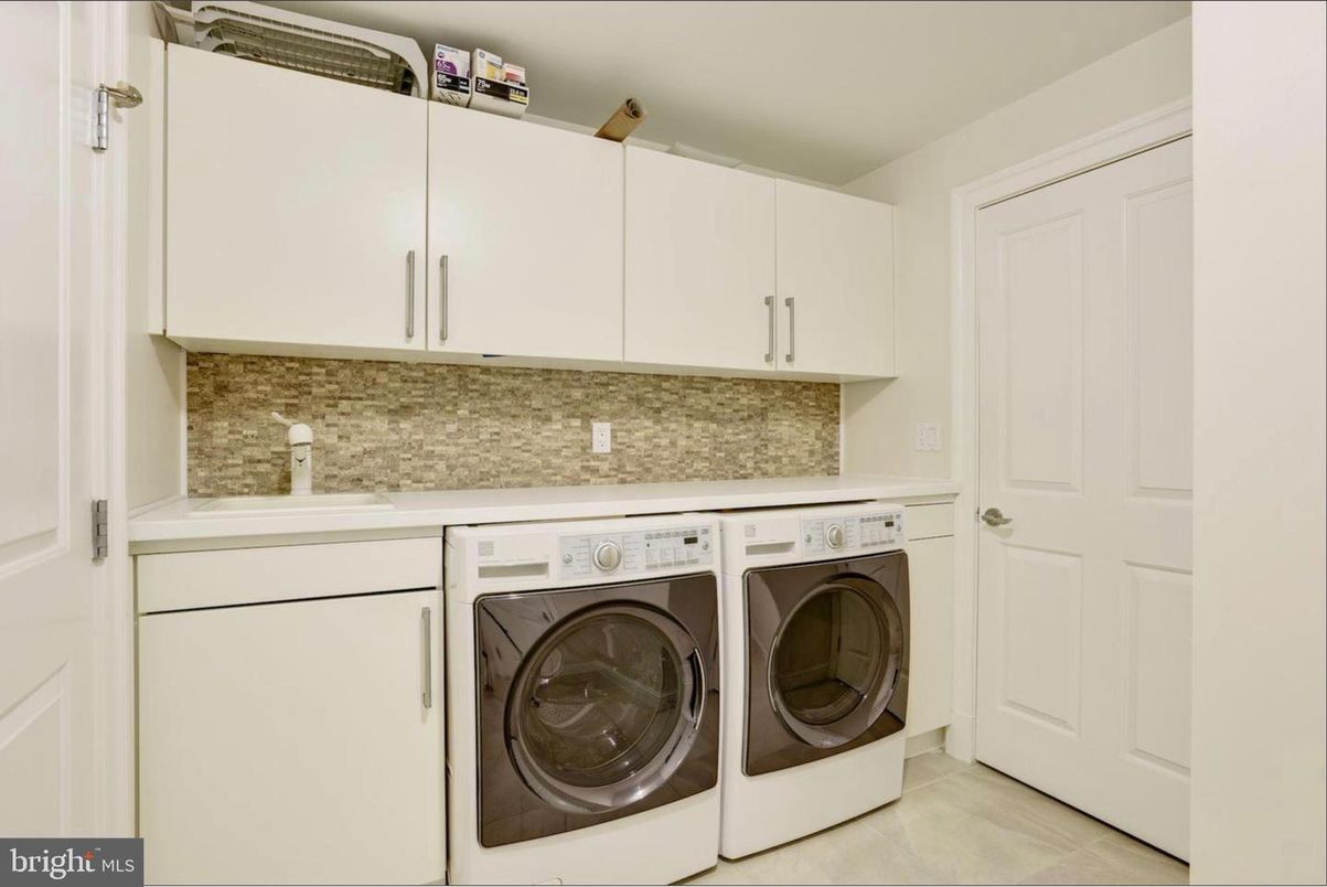 Interior, Washer