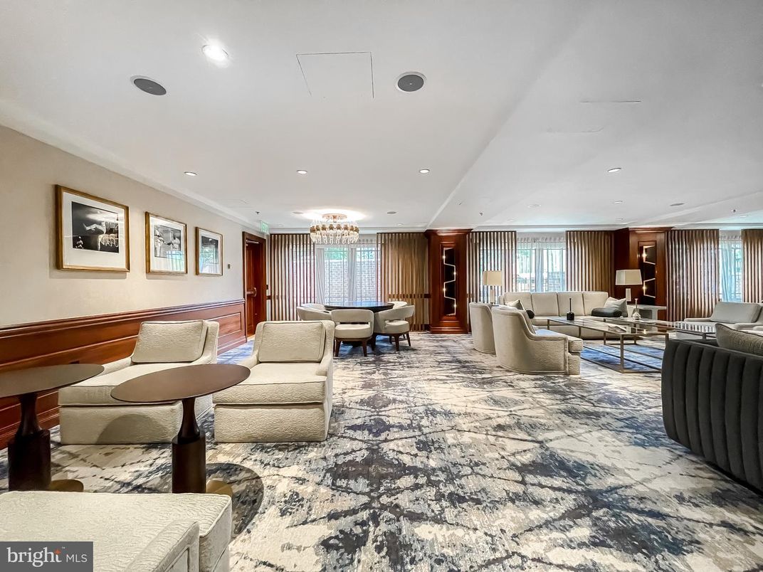 Chandelier, Dining room, Interior, Living room, Recessed Lighting