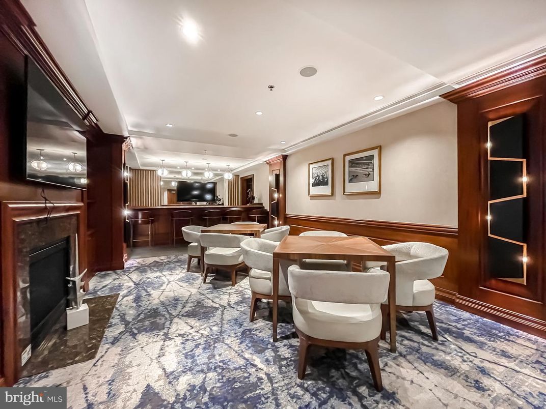 Dining room, Fireplace, Interior, Pendant Lights, Recessed Lighting