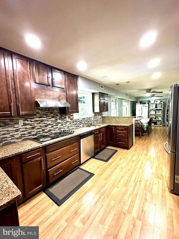 Dining room, Interior, Kitchen, Recessed Lighting, Wood Texture Flooring