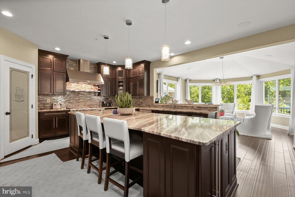 Dining room, Interior, Kitchen, Pendant Lights, Recessed Lighting, Wood Texture Flooring