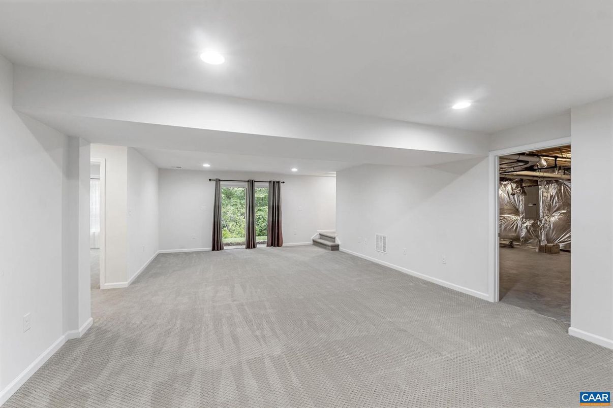 Empty room, Interior, Recessed Lighting