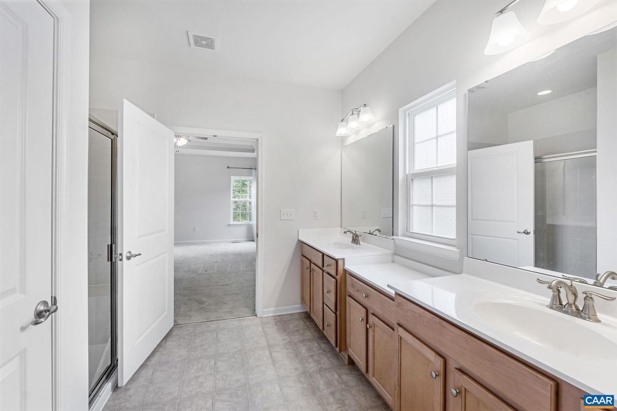 Bathroom, Dual Sink Vanities, Interior, Recessed Lighting
