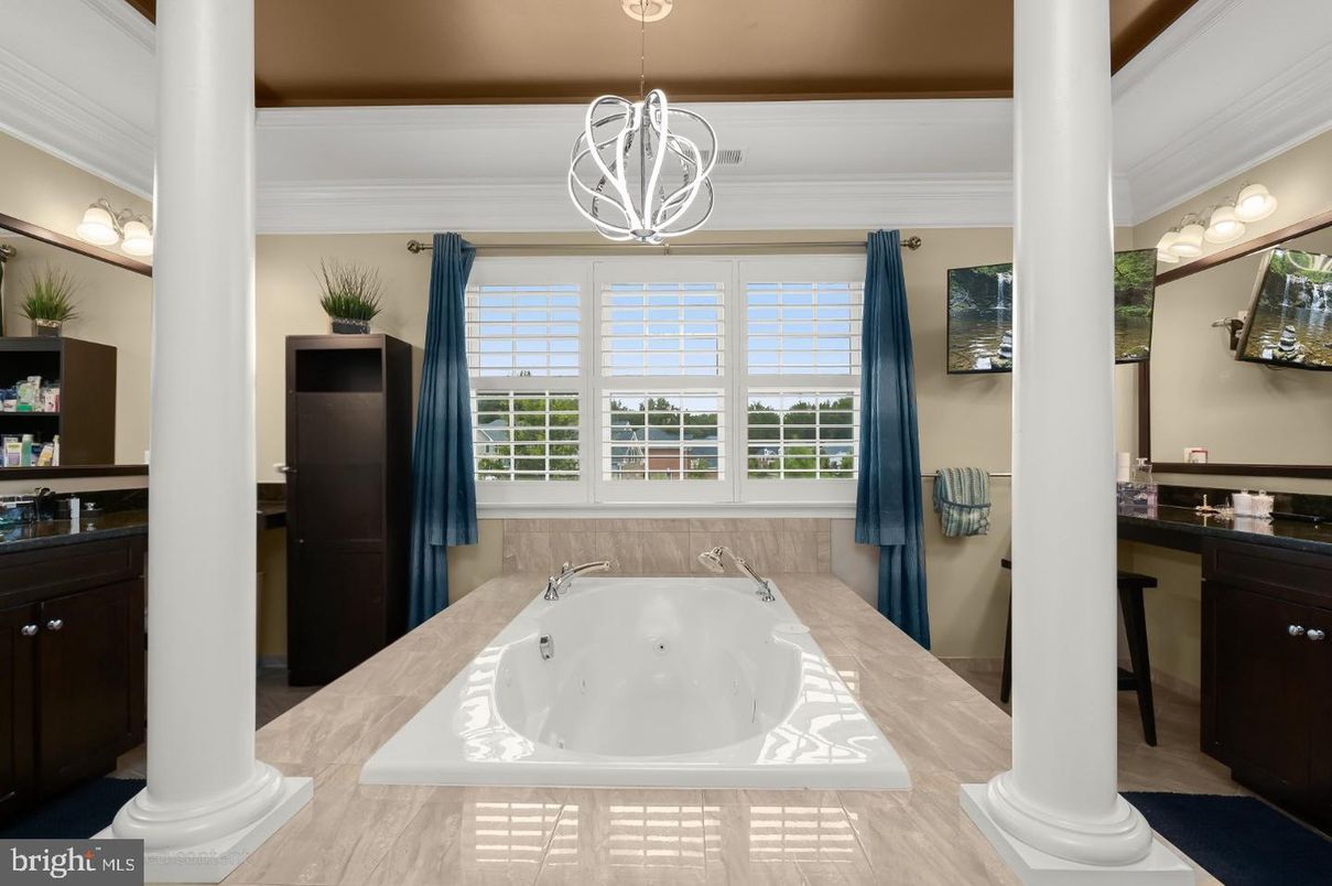 Bathroom, Interior, Pendant Lights