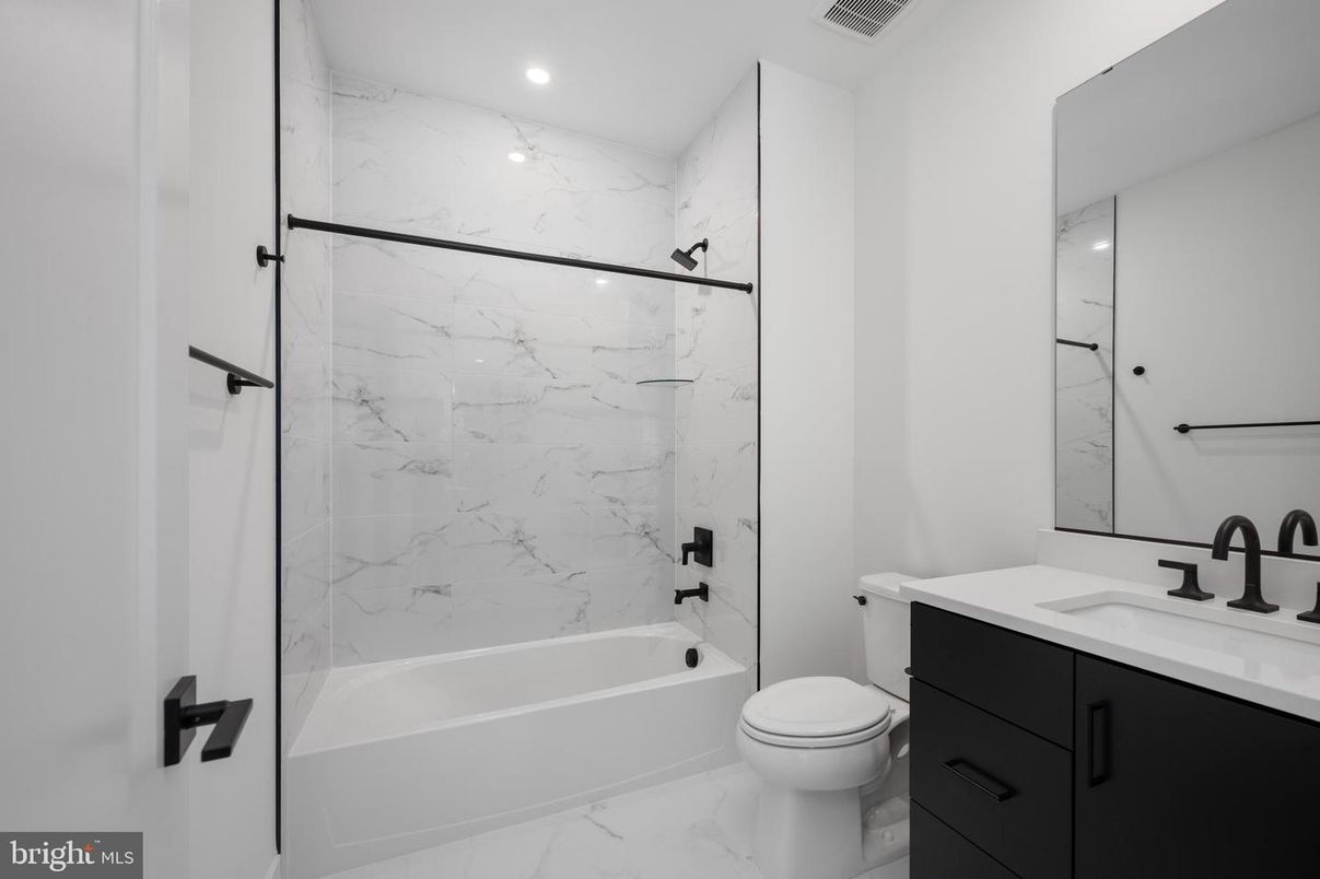 Bathroom, Interior, Marble, Marble Walls, Recessed Lighting