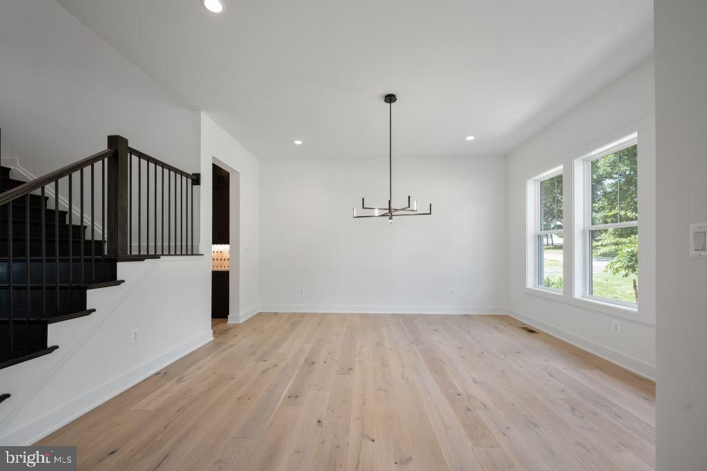 Empty room, Interior, Pendant Lights, Recessed Lighting, Wood Texture Flooring