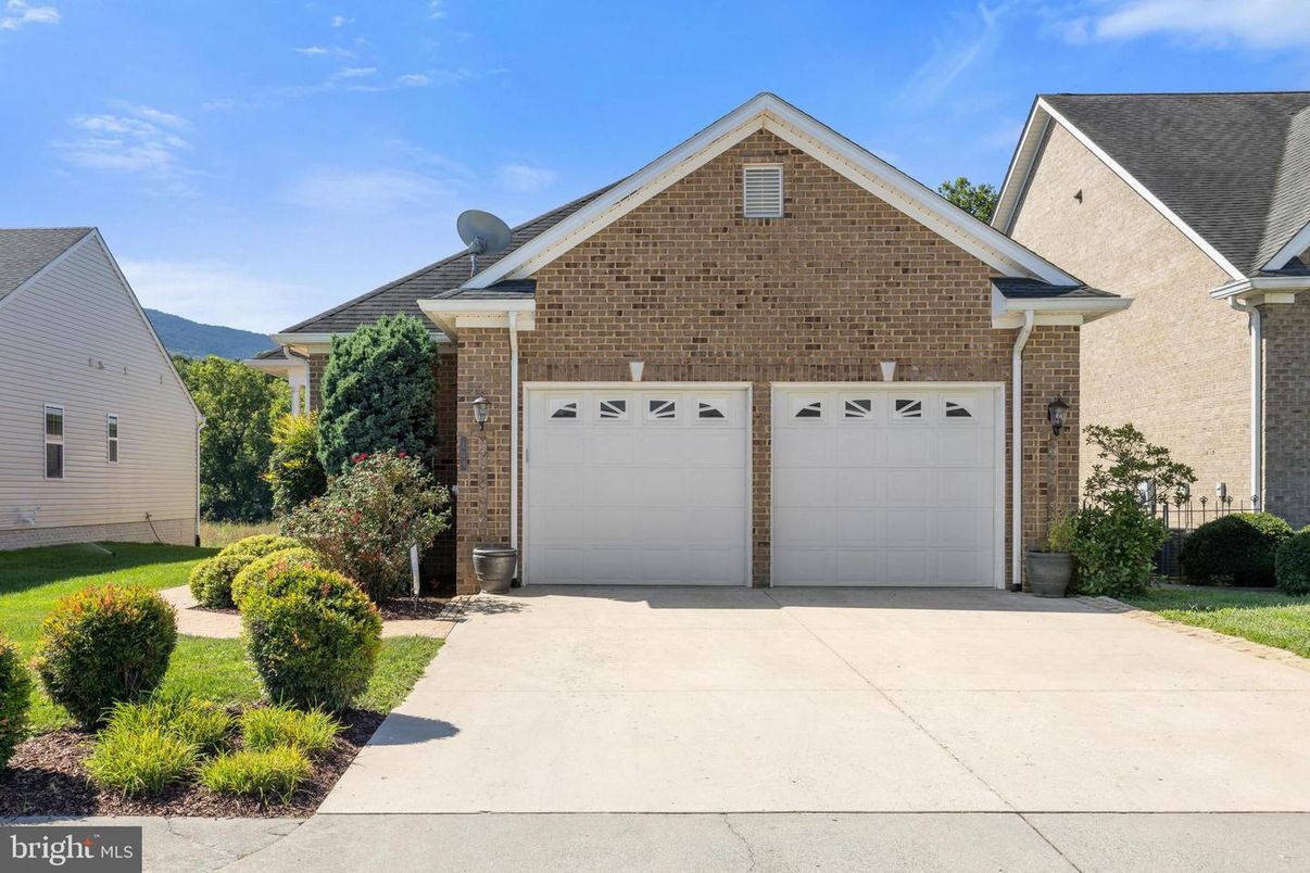 Attached, Exterior, Facade, Brick Facade, Brick Traditional