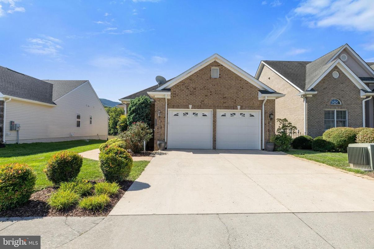 Attached, Exterior, Facade, Brick Facade, Brick Traditional