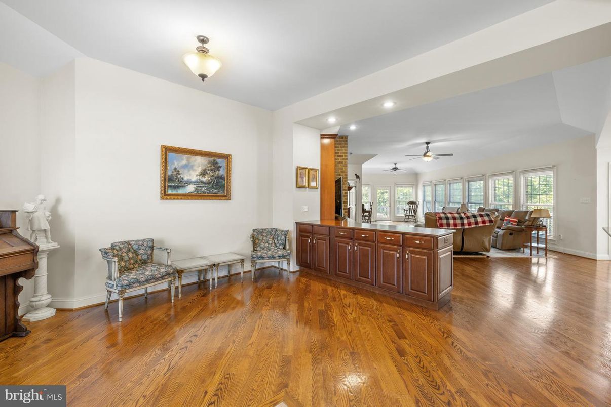 Interior, Living room, Piano, Recessed Lighting, Wood Texture Flooring