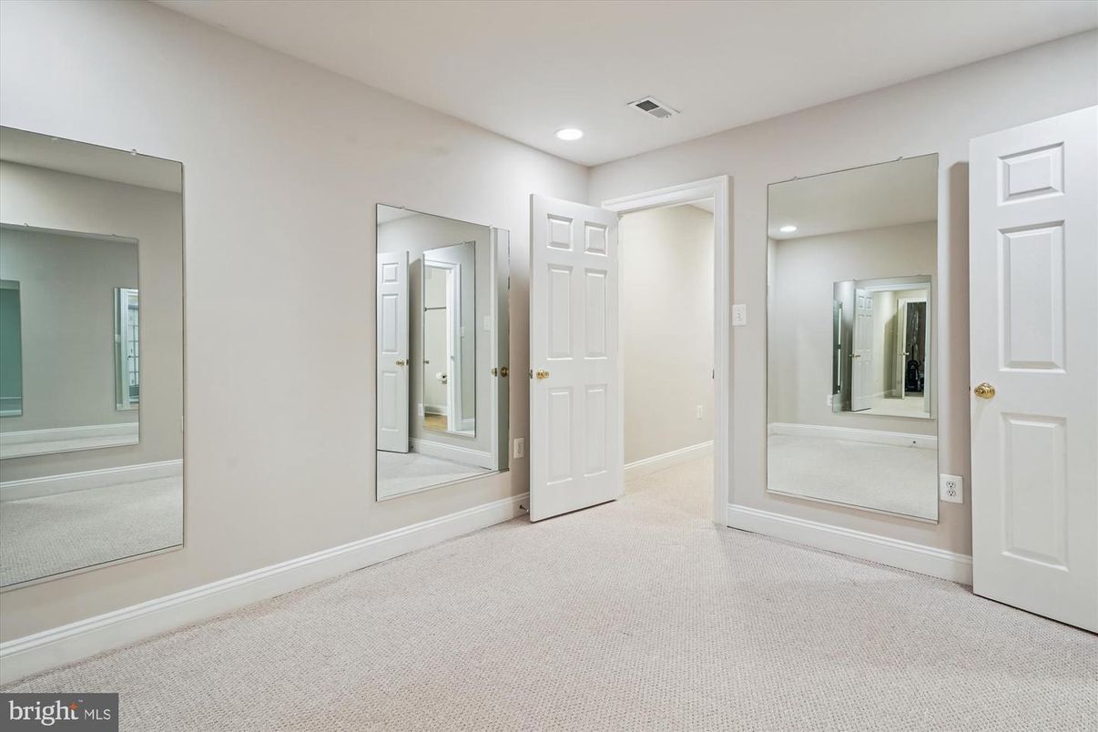 Bathroom, Empty room, Interior, Recessed Lighting