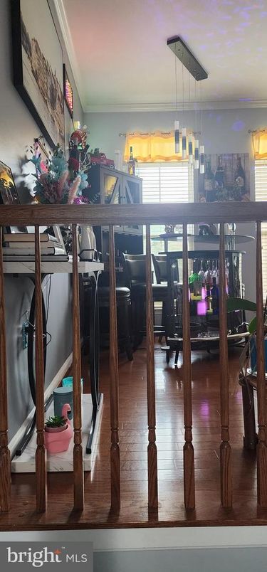 Interior, Pendant Lights, Wood Texture Flooring