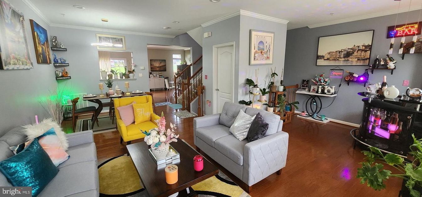 Dining room, Interior, Living room, Recessed Lighting, Wood Texture Flooring