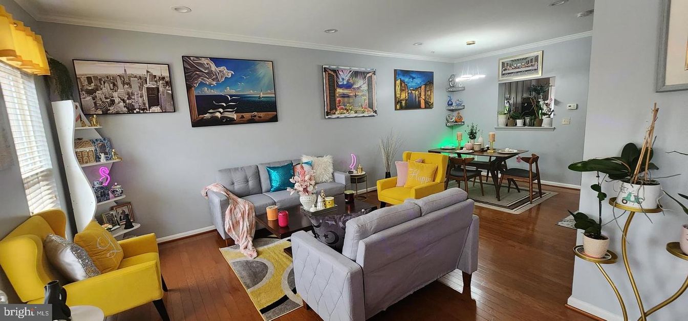 Dining room, Interior, Living room, Recessed Lighting, Wood Texture Flooring