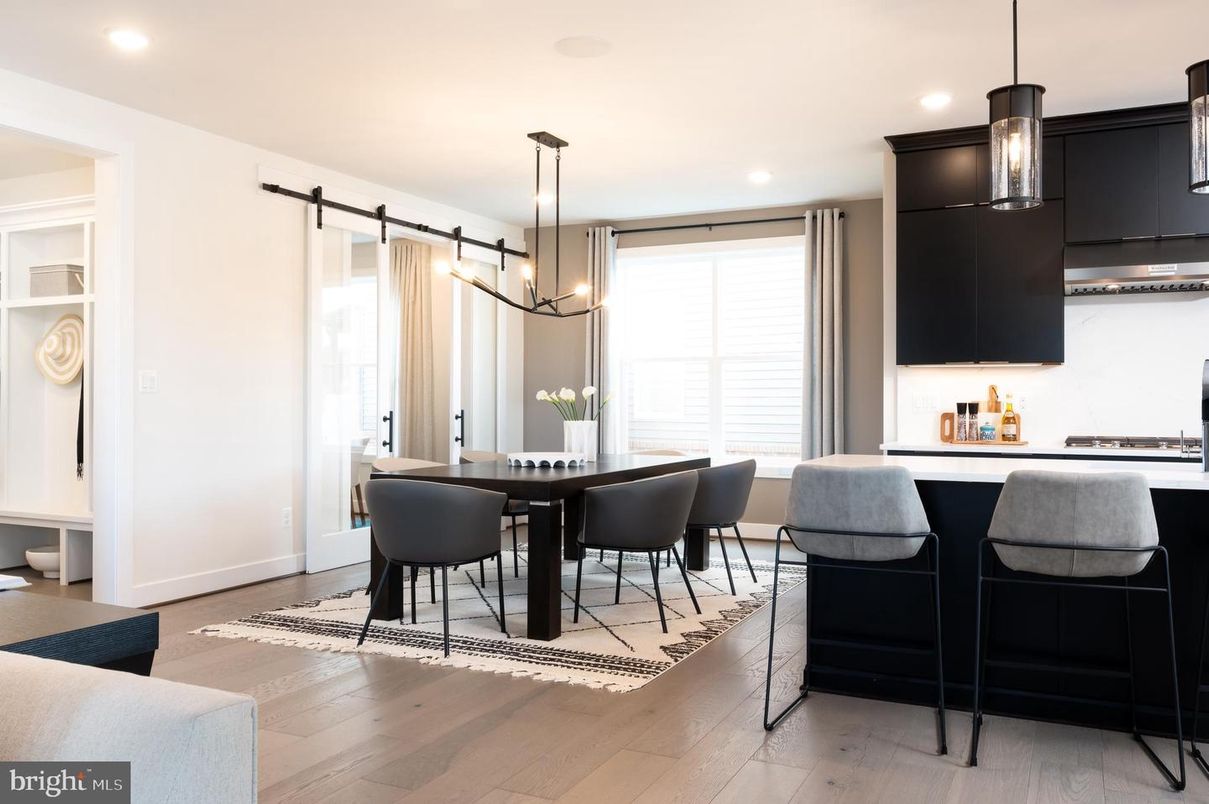 Dining room, Interior, Kitchen, Pendant Lights, Recessed Lighting, Wood Texture Flooring