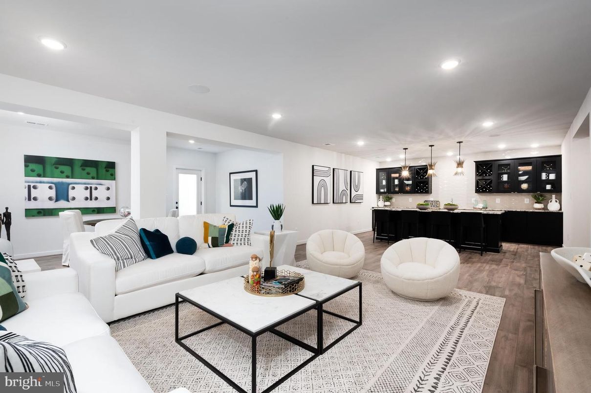 Interior, Living room, Pendant Lights, Recessed Lighting, Wood Texture Flooring