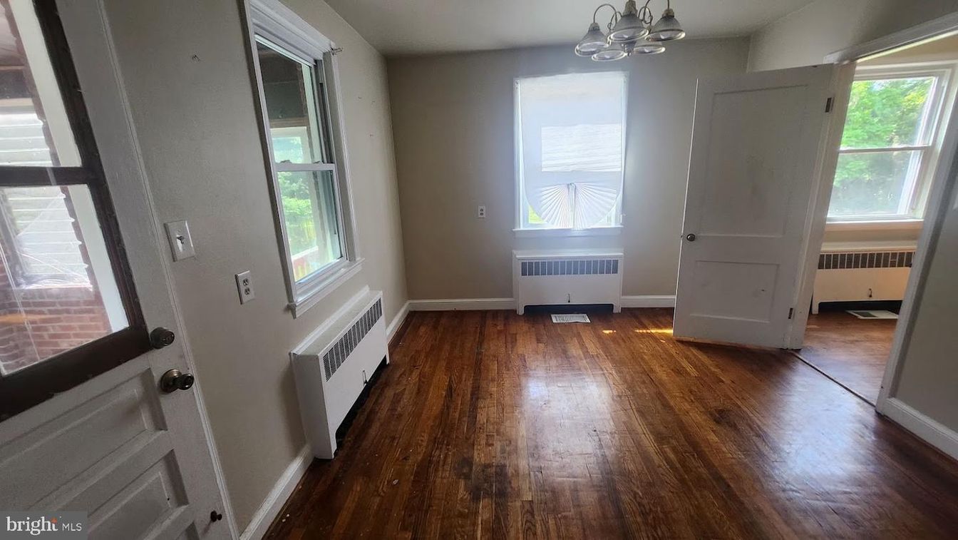 Chandelier, Interior, Wood Texture Flooring