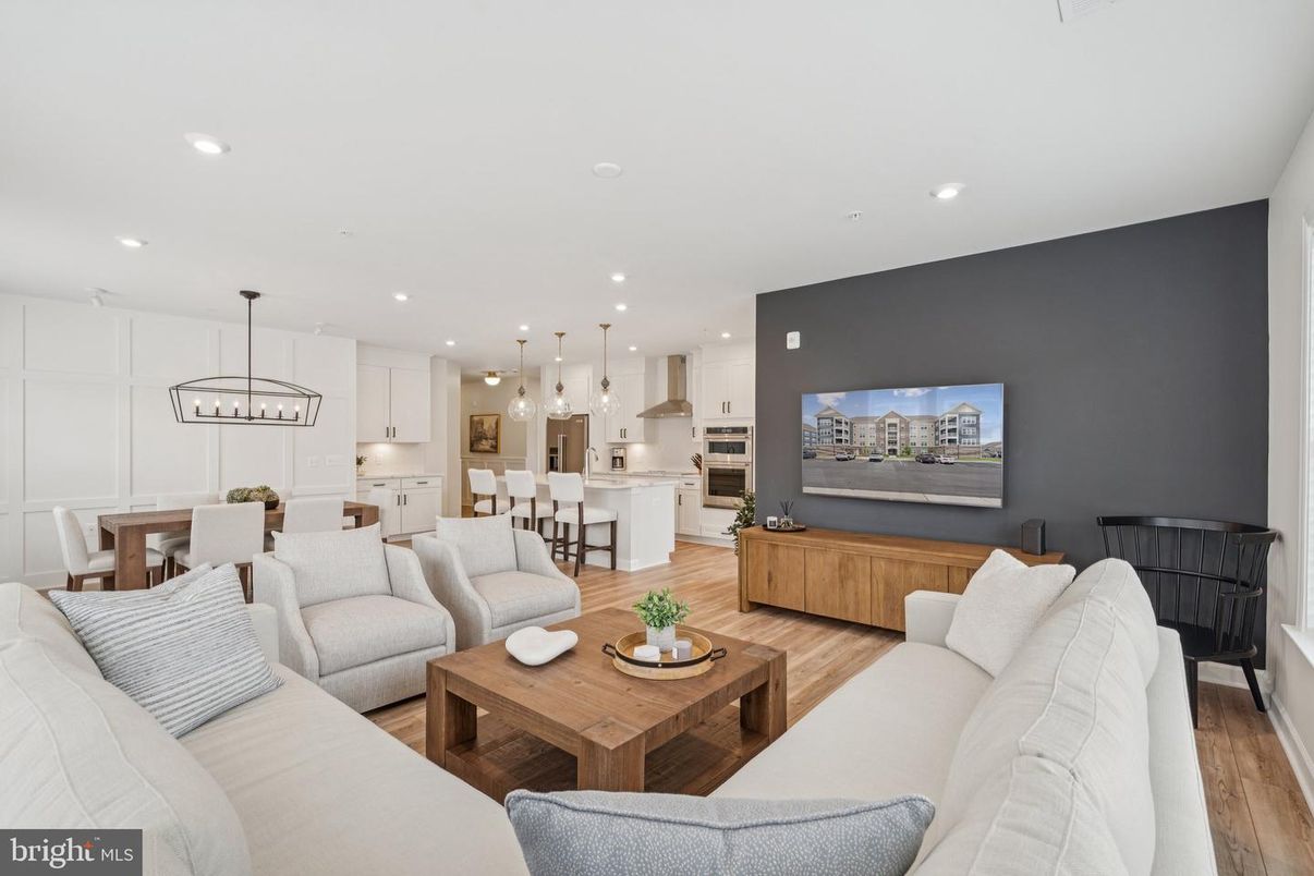 Dining room, Interior, Kitchen, Living room, Pendant Lights, Recessed Lighting, Stainless Steel Appliances, Wood Texture Flooring