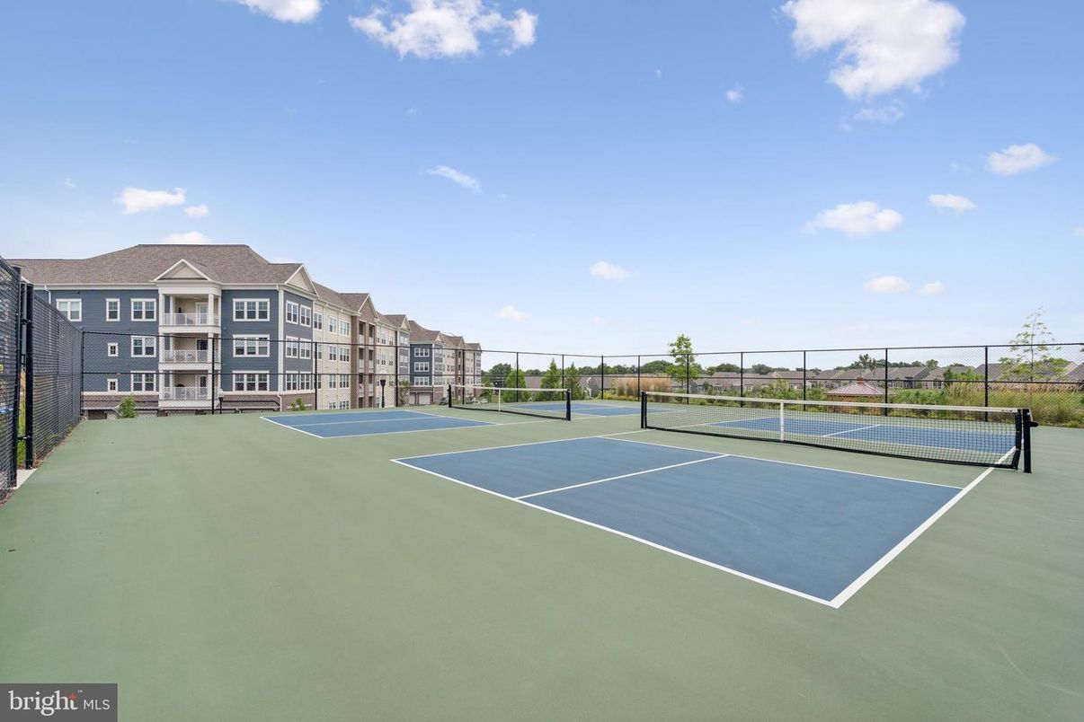 Exterior, Tennis Courts