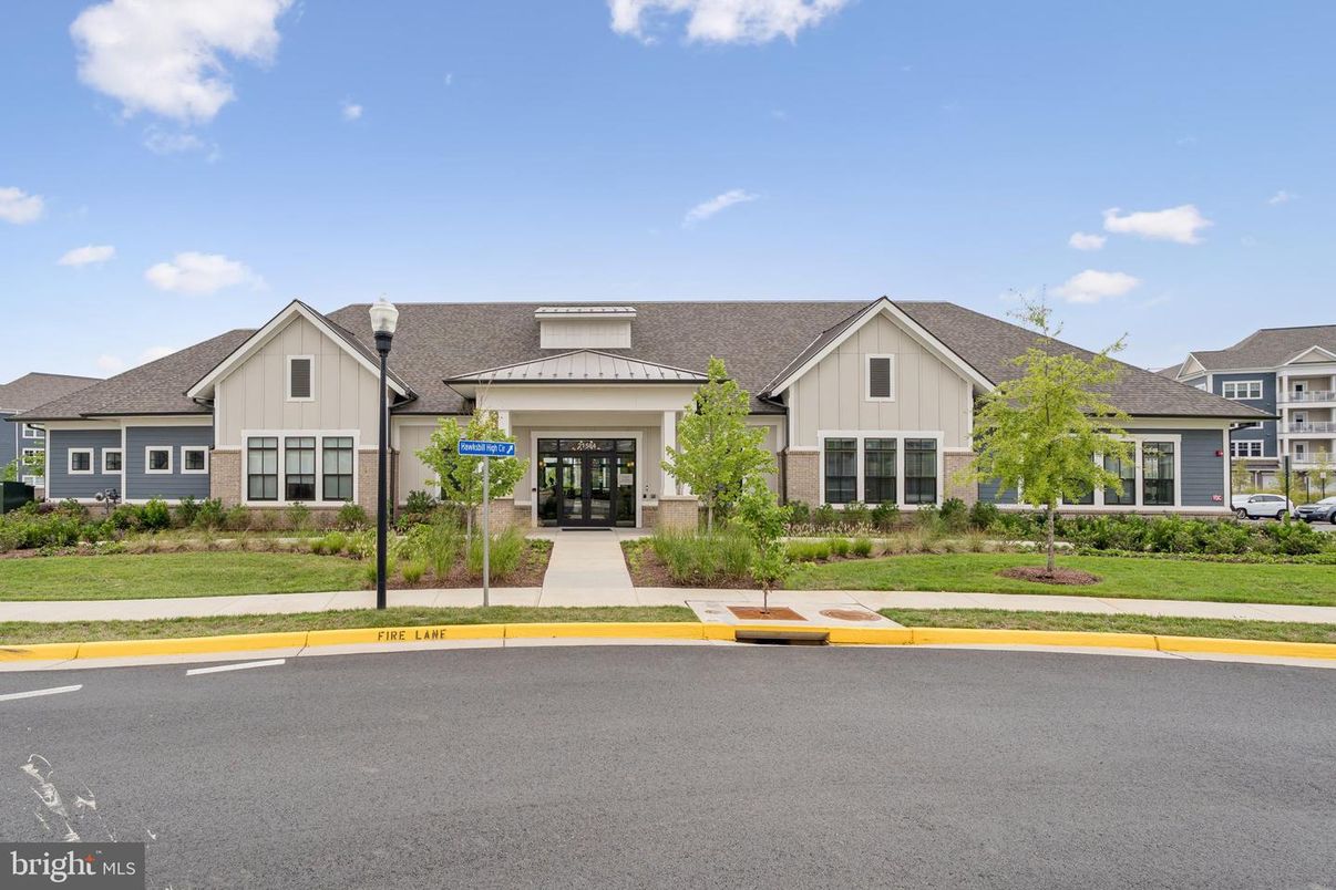 Exterior, Facade, Ranch