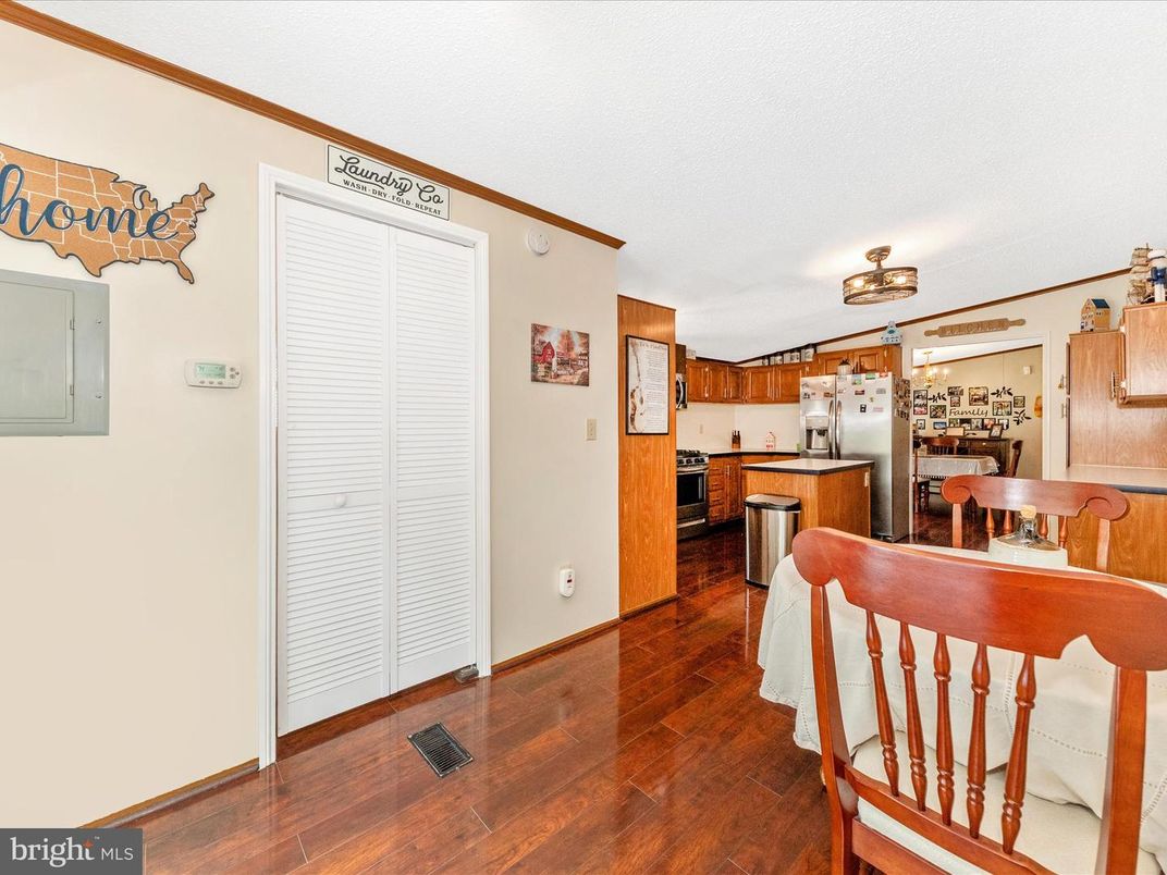 Dining room, Interior, Kitchen, Stainless Steel Appliances, Wood Texture Flooring