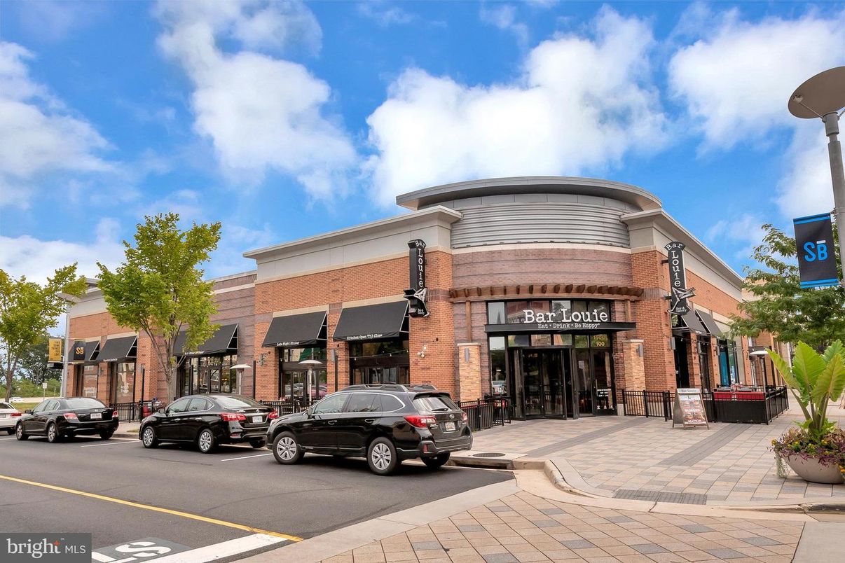 Exterior, Facade, Brick Facade, Condo Building