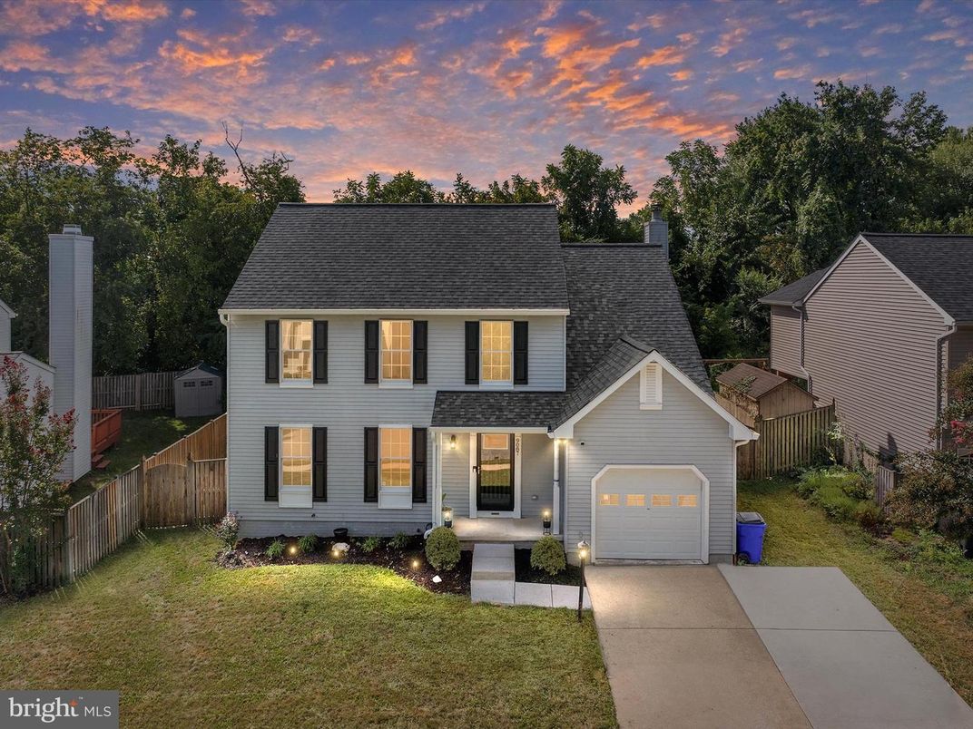 Attached, Exterior, Facade, Georgian