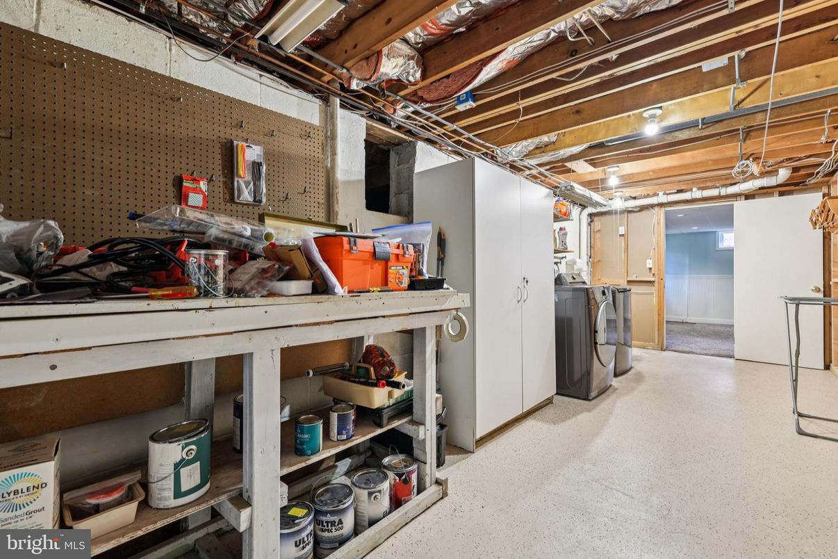 Interior, Utility Closets, Washer, Wooden Beams